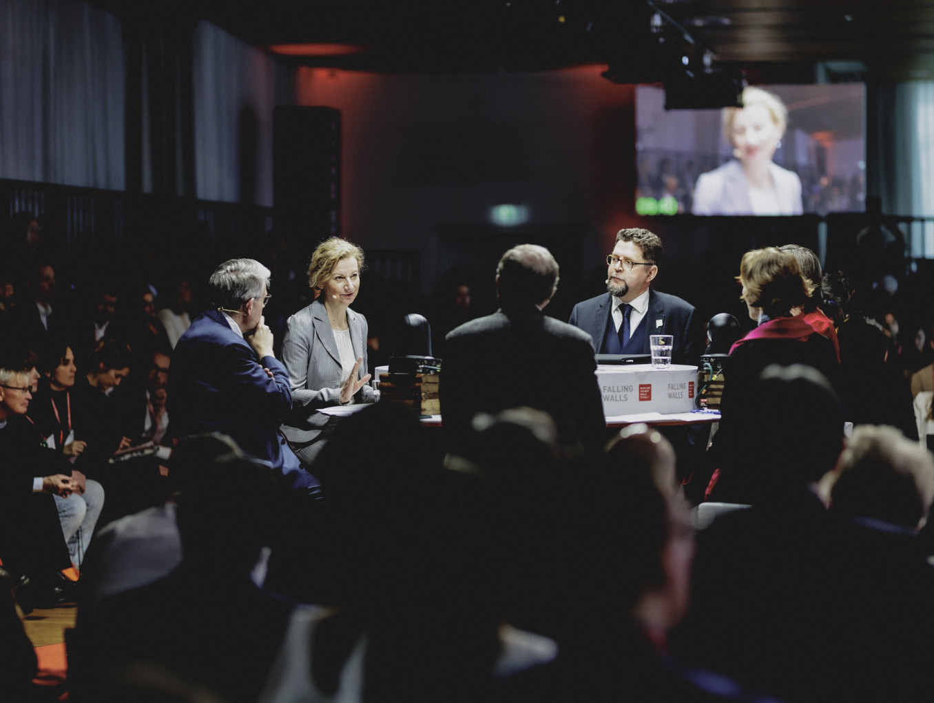 Falling Walls Circle Format with Audience