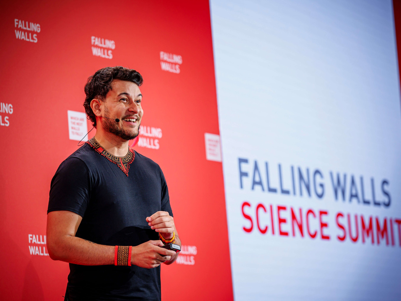 Nondas Ferreira da Silva presenting at the Falling Walls Science Summit