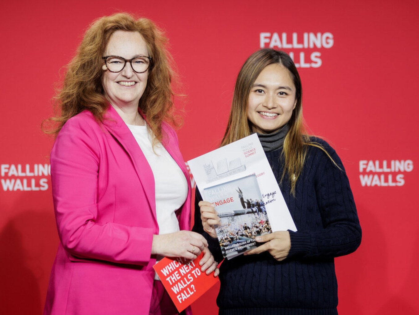 Picture of Engage Winner Apple Pui Yi Chui and Jury Chair Melanie Smallman