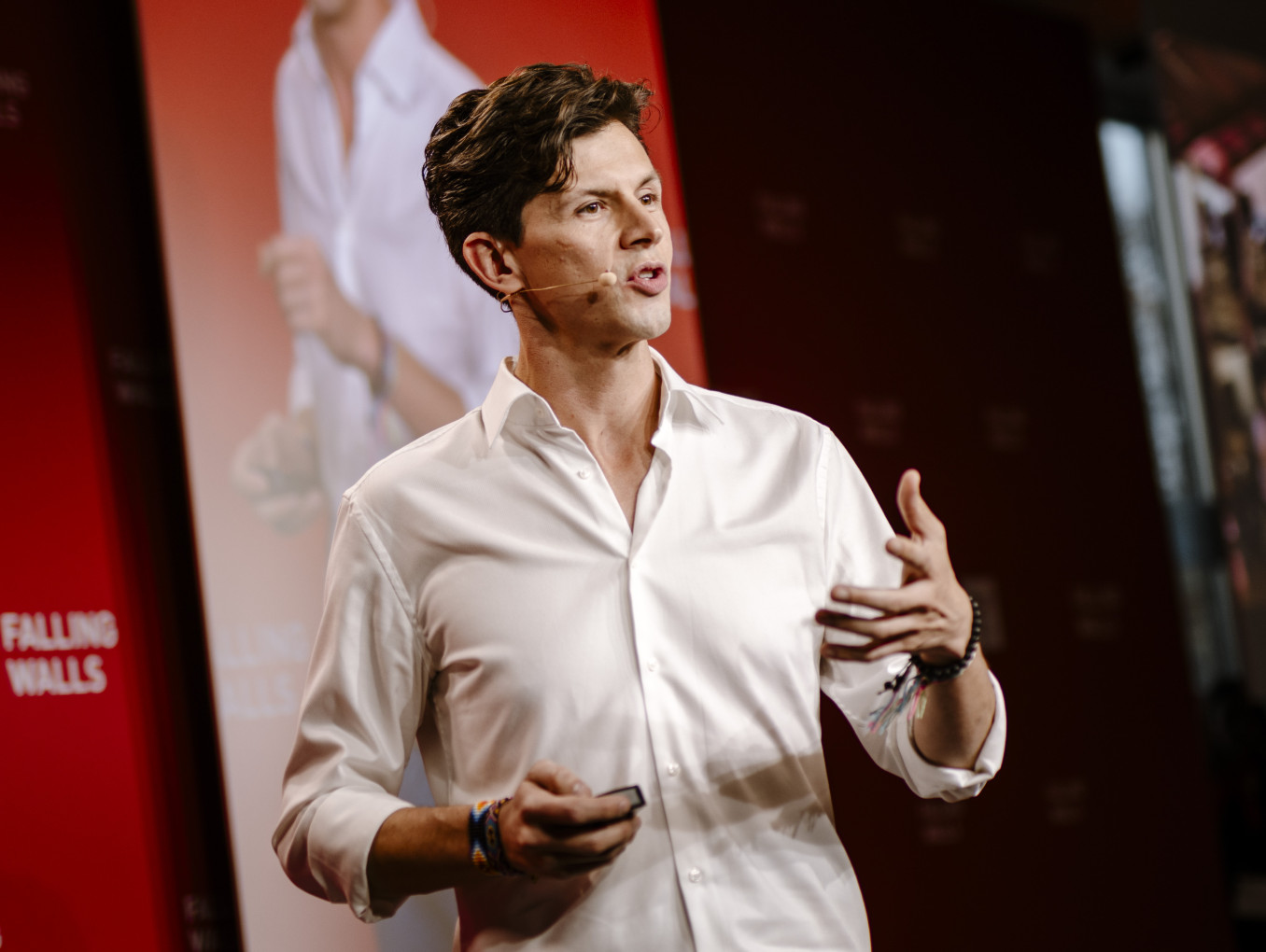 Rafael Prieto-Curiel speaking at the Falling Walls Science Summit 2024 