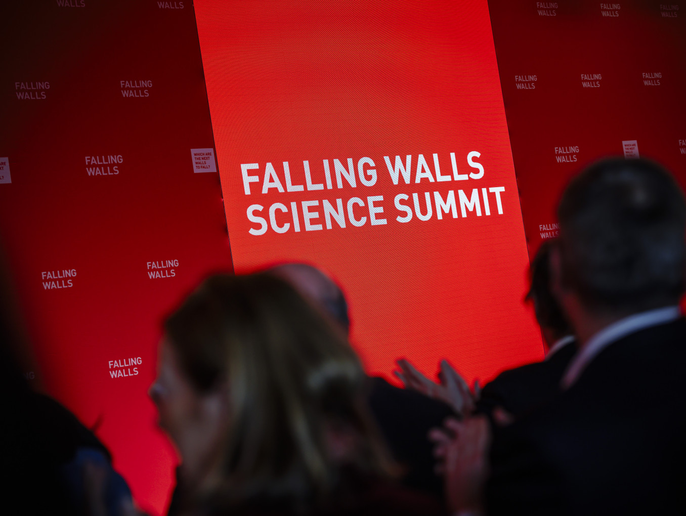 Science Summit Leinwand