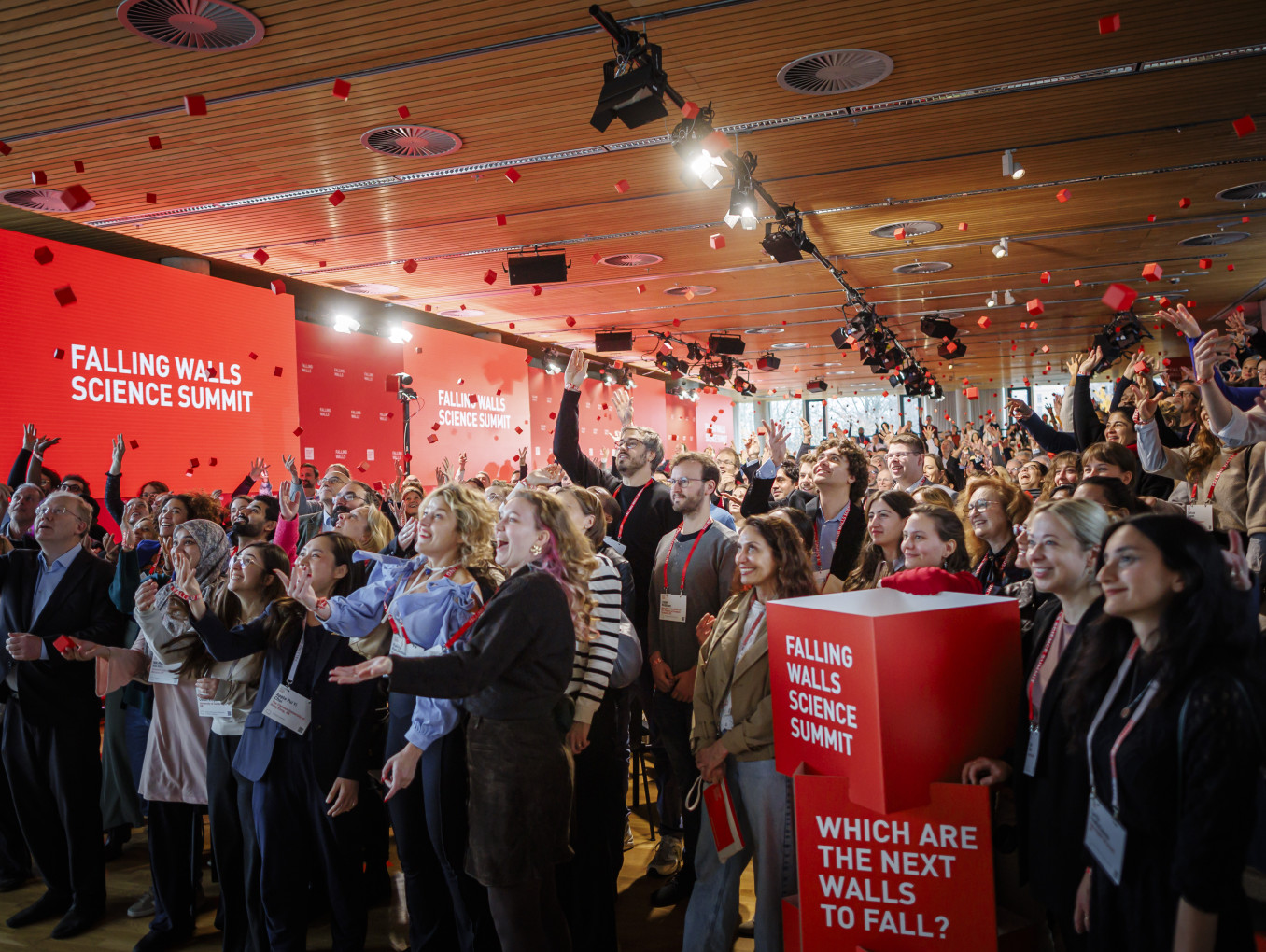 Falling walls team celebrating at the event 