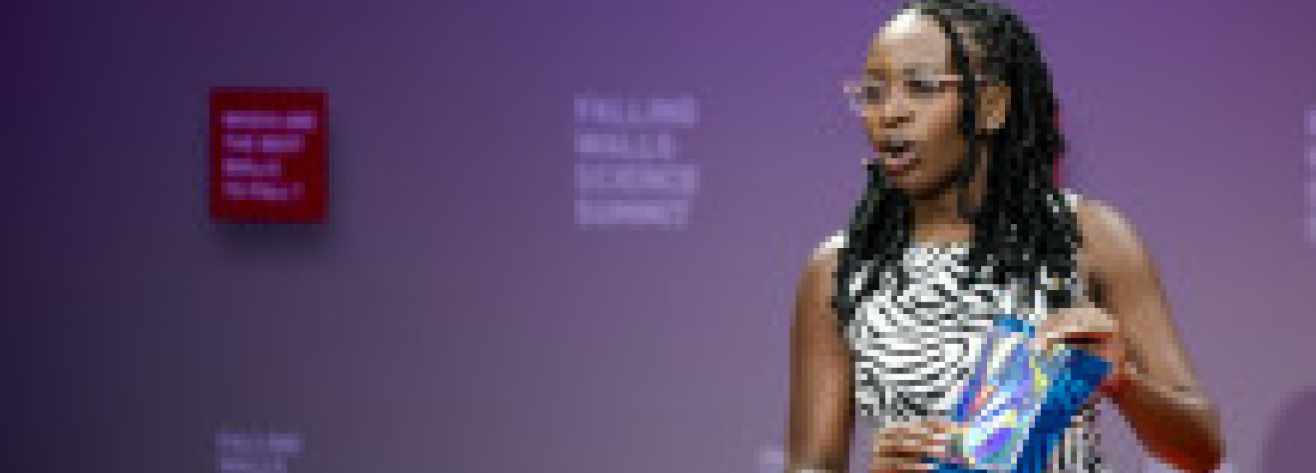 Emmie Chiyindiko on stage