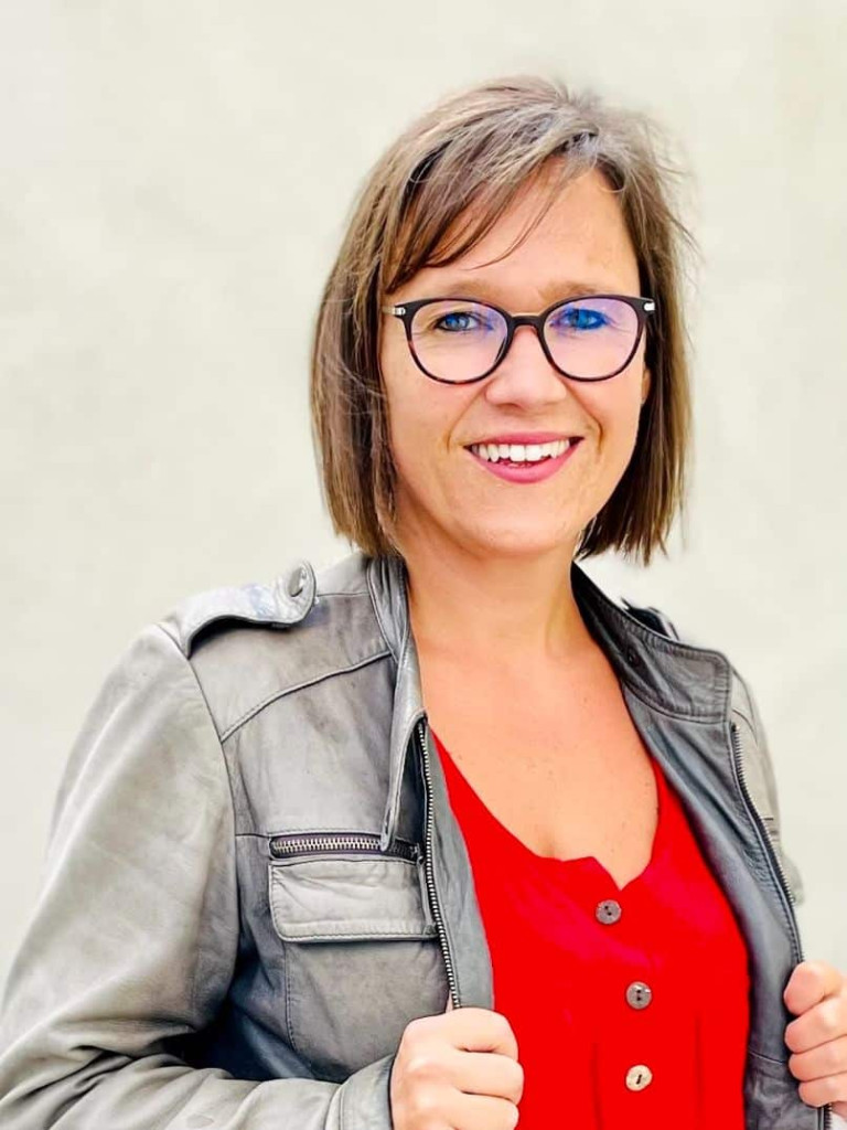 Portrait of Laura Sager