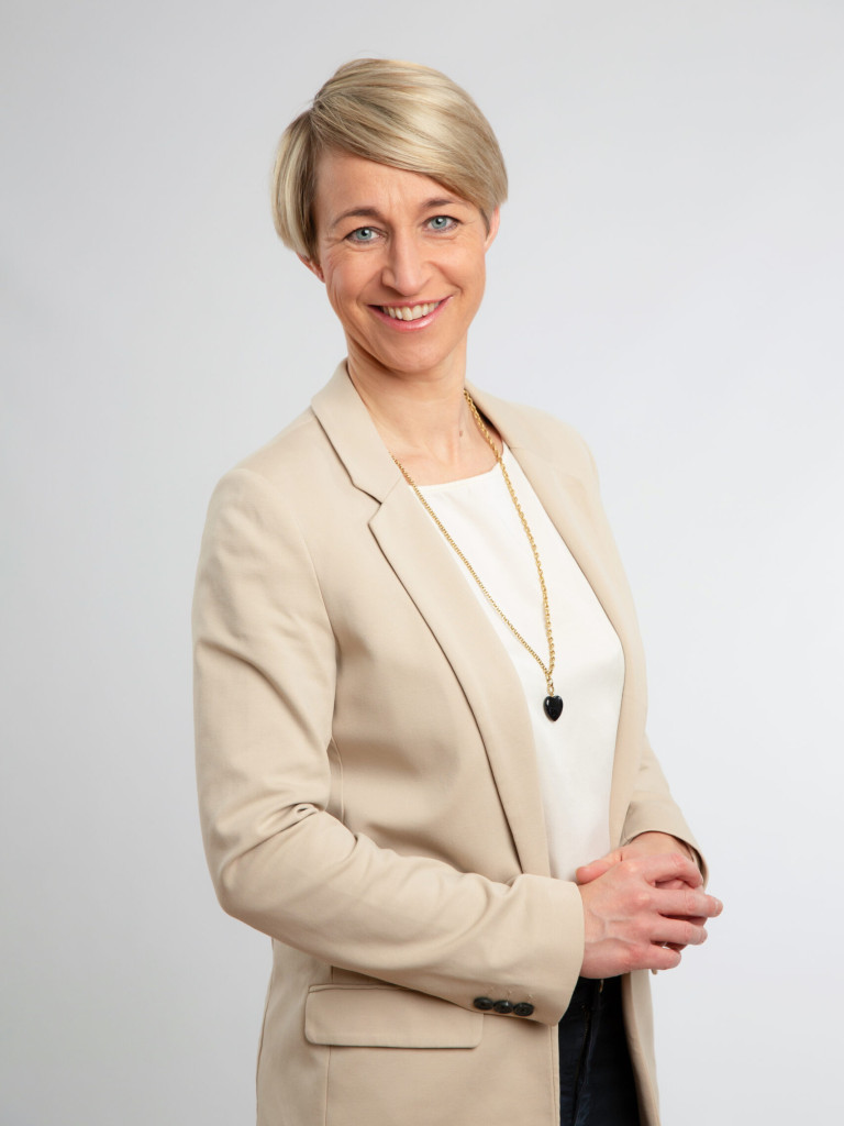 fw24-GoH-Nadine-Schön