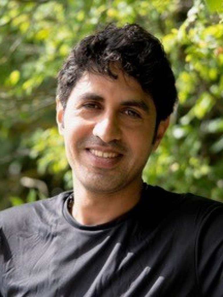 Portrait of Vahid Nasirimarekani