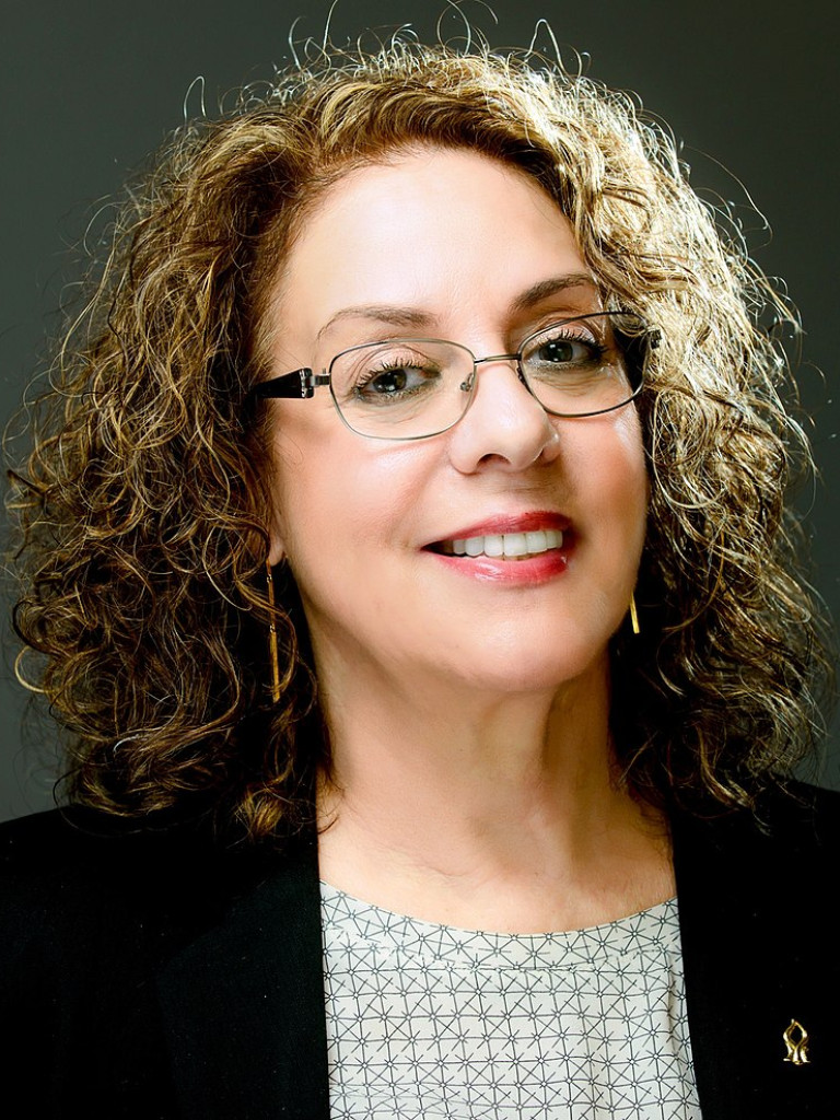 Portrait Rivka Carmi