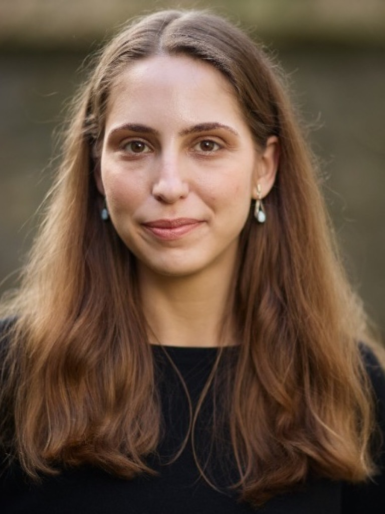 Portrait of Daria Onitiu