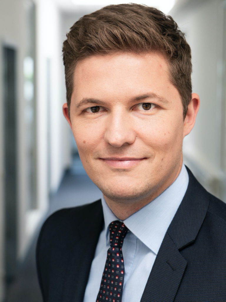 Dr. Daniel Teichmann