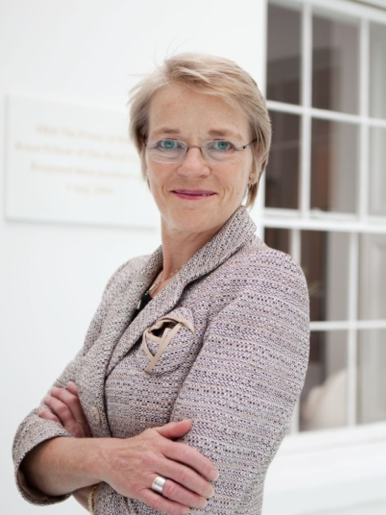 Julie Maxton