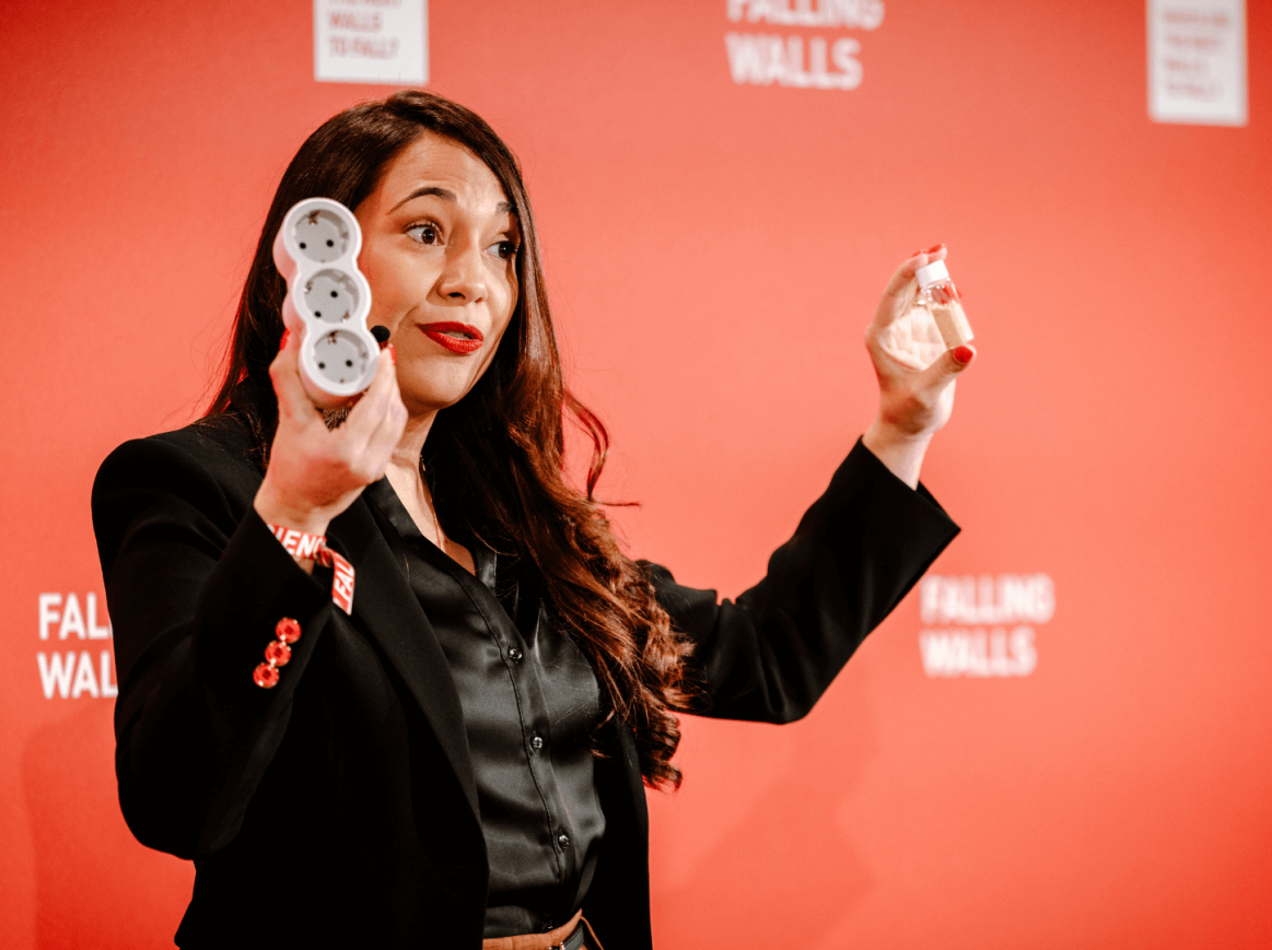 Karen de la Vega-Hernández at the Science Summit 2025