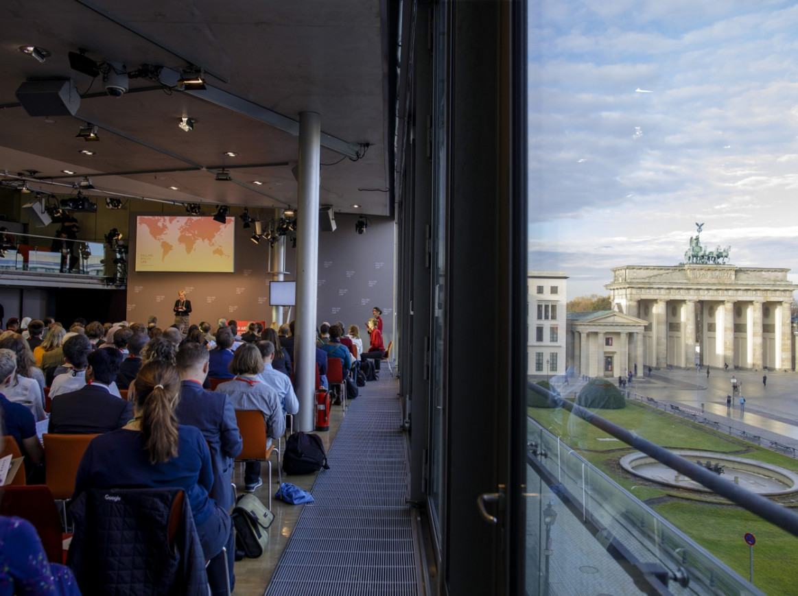 Falling Walls Lab 2018 with view on the Brandenburger Tor