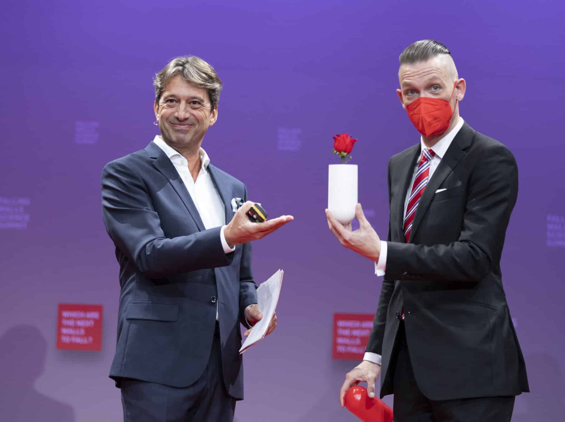 Science Breakthrough of the Year 2021 Gisbert Schneider receiving a rose 
