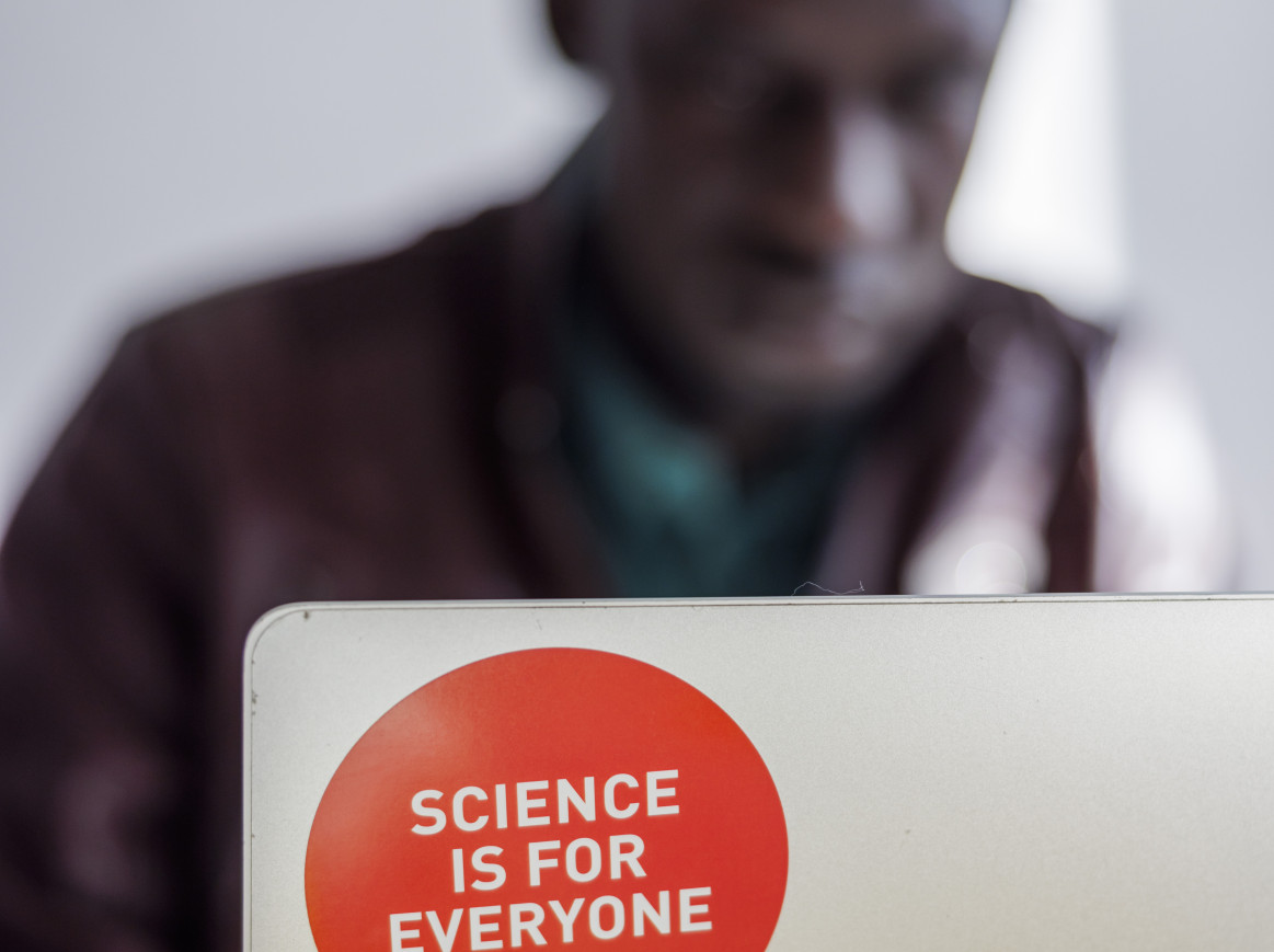 Laptop with sticker: Science is for everyone