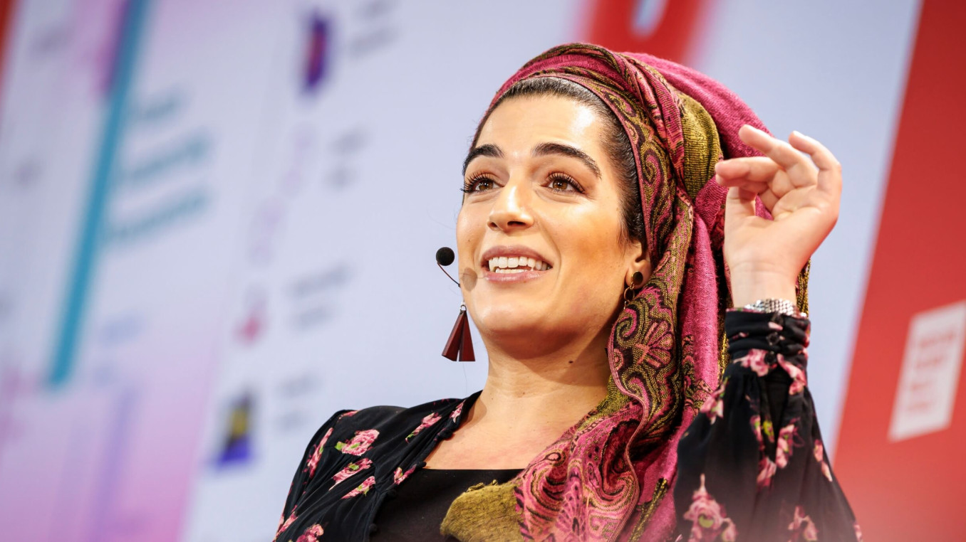 Natalie Fardian-Melamed presents on the Falling Walls stage