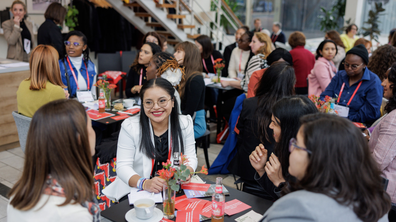 Women networking at the Falling Walls Female Science Talents event.
