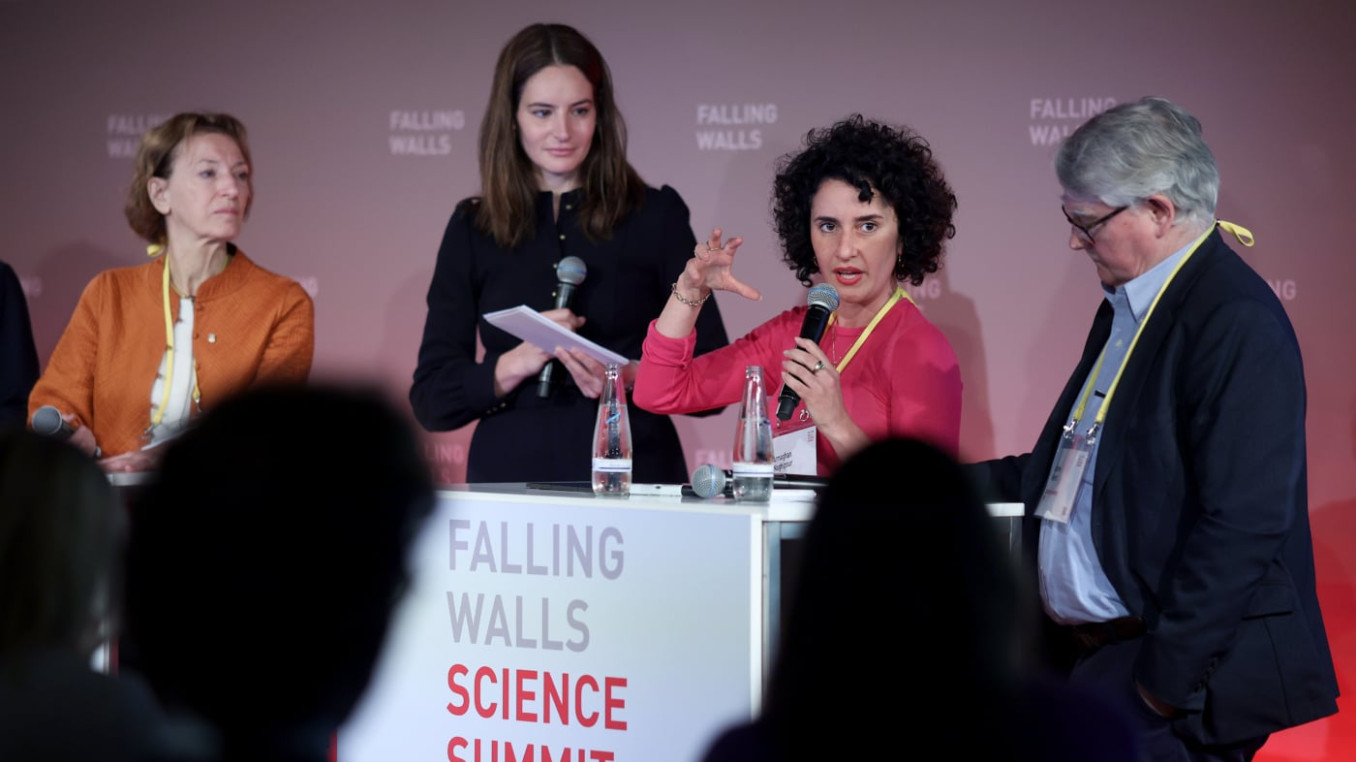 Falling Walls Circle Round Table 2022: Between Science & Politics