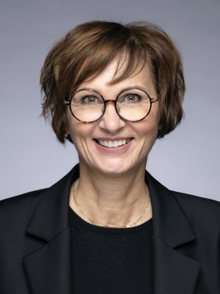 Portrait of Bettina Stark-Watzinger