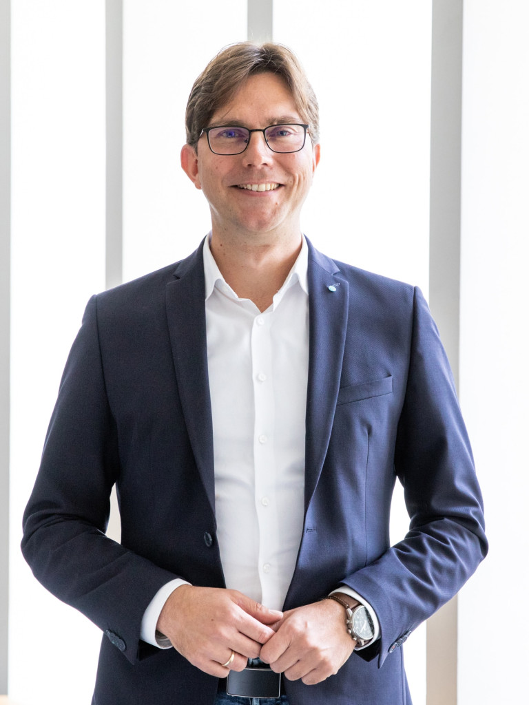 Portrait of Arik Willner