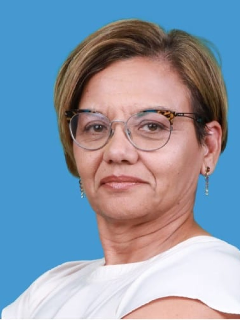 Portrait of Beverly Damonse