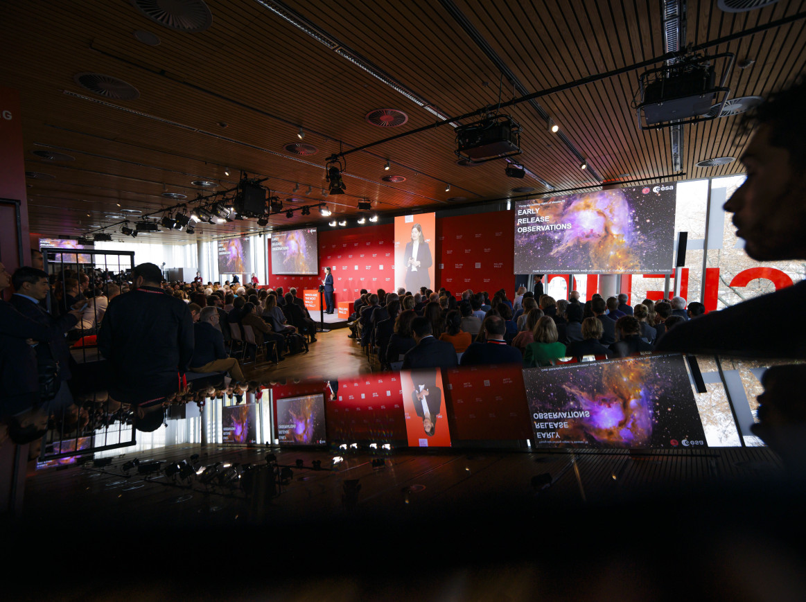 Science Breakthrough Valeria Pettorino on stage at Falling Walls Science Summit 2024