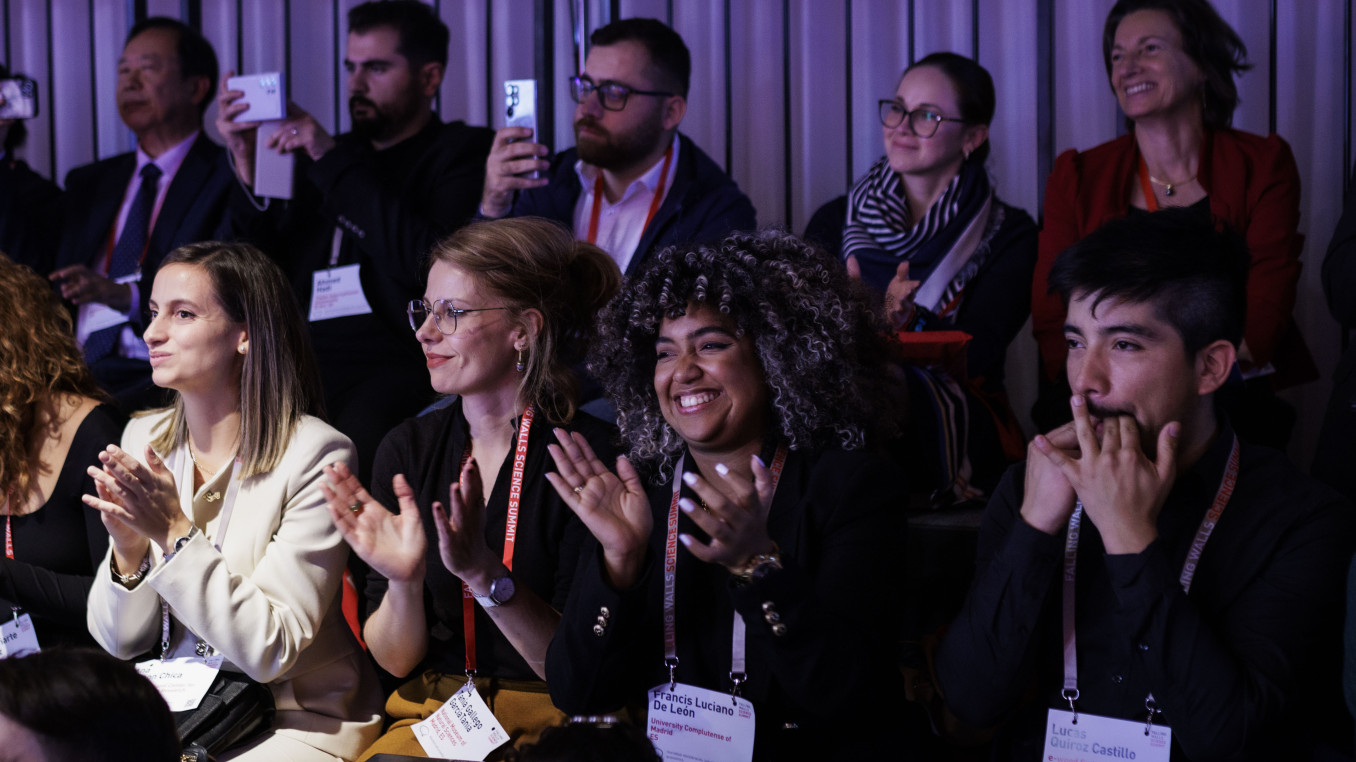 Clapping audience at Falling Walls Science Summit