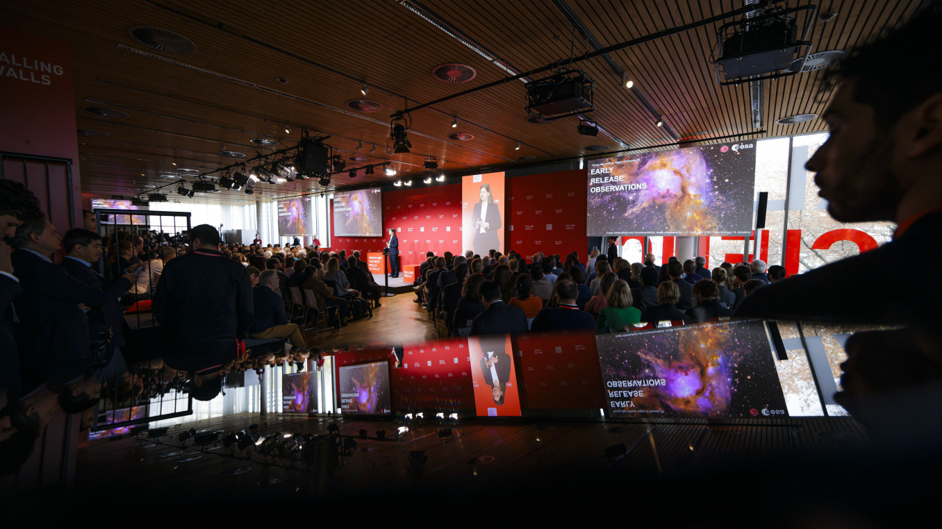 Science Breakthrough Valeria Pettorino on stage at Falling Walls Science Summit 2024